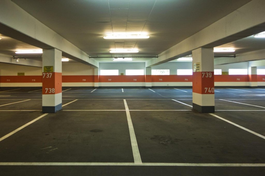 PARKING A LOUER - ST ETIENNE - 67 &euro; charges comprises par mois