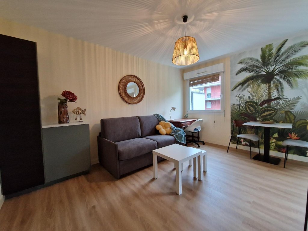 STUDIO A LOUER - ST PRIEST EN JAREZ - 27.49 m2 - 470 &euro; charges comprises par mois