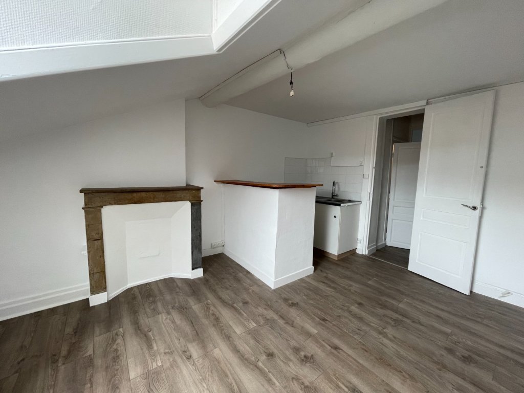 Appartement F1 A VENDRE - ST ETIENNE BADOUILLERE - 22.25 m2 - 47 000 &euro;