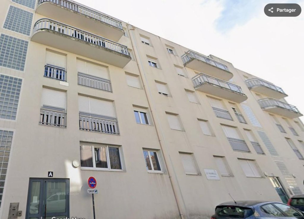 APPARTEMENT T2 A LOUER - ST ETIENNE - 42.39 m2 - 515 &euro; charges comprises par mois
