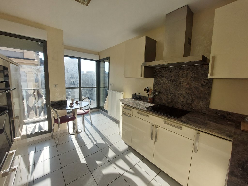APPARTEMENT T3 A LOUER - ST ETIENNE - 88.68 m2 - 810 &euro; charges comprises par mois