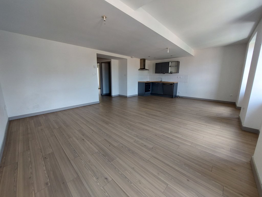 APPARTEMENT T2 A LOUER - ST ETIENNE - 55.28 m2 - 660 &euro; charges comprises par mois