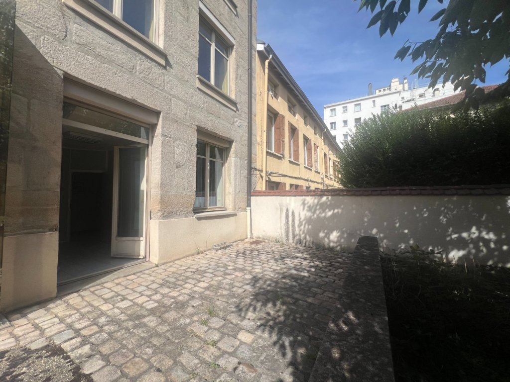 APPARTEMENT T3 A VENDRE - ST ETIENNE - 52 m2 - 69 000 &euro;