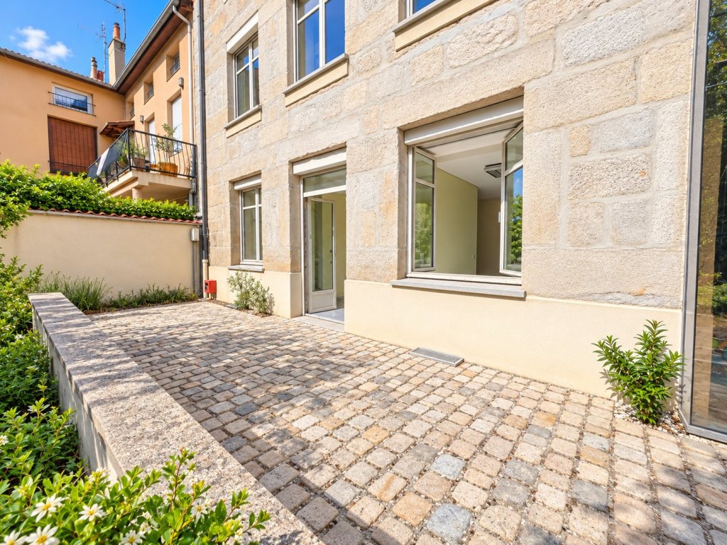 APPARTEMENT T3 A VENDRE - ST ETIENNE - 71.2 m2 - 95 000 &euro;