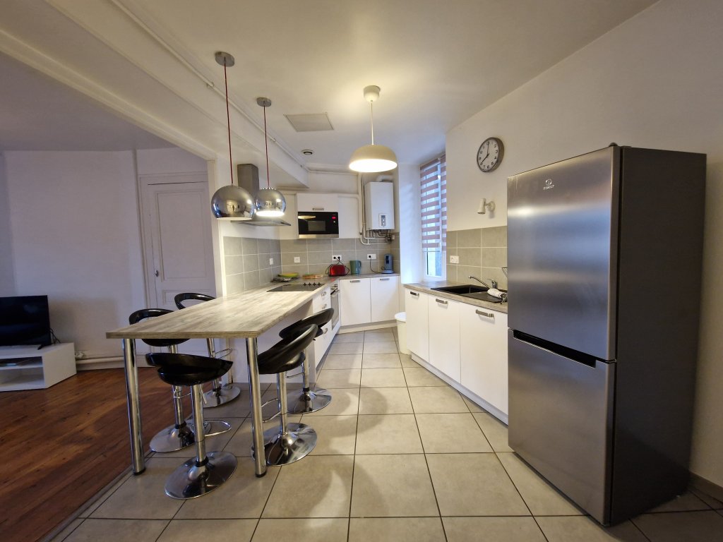 APPARTEMENT T4 A LOUER - ST ETIENNE - 92.24 m2 - 790 &euro; charges comprises par mois