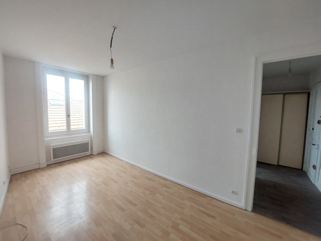 APPARTEMENT T2 A LOUER - ST ETIENNE - 32.38 m2 - 290 &euro; charges comprises par mois