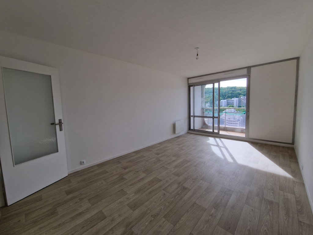 APPARTEMENT T2 A LOUER - ST ETIENNE - 57.68 m2 - 590 &euro; charges comprises par mois