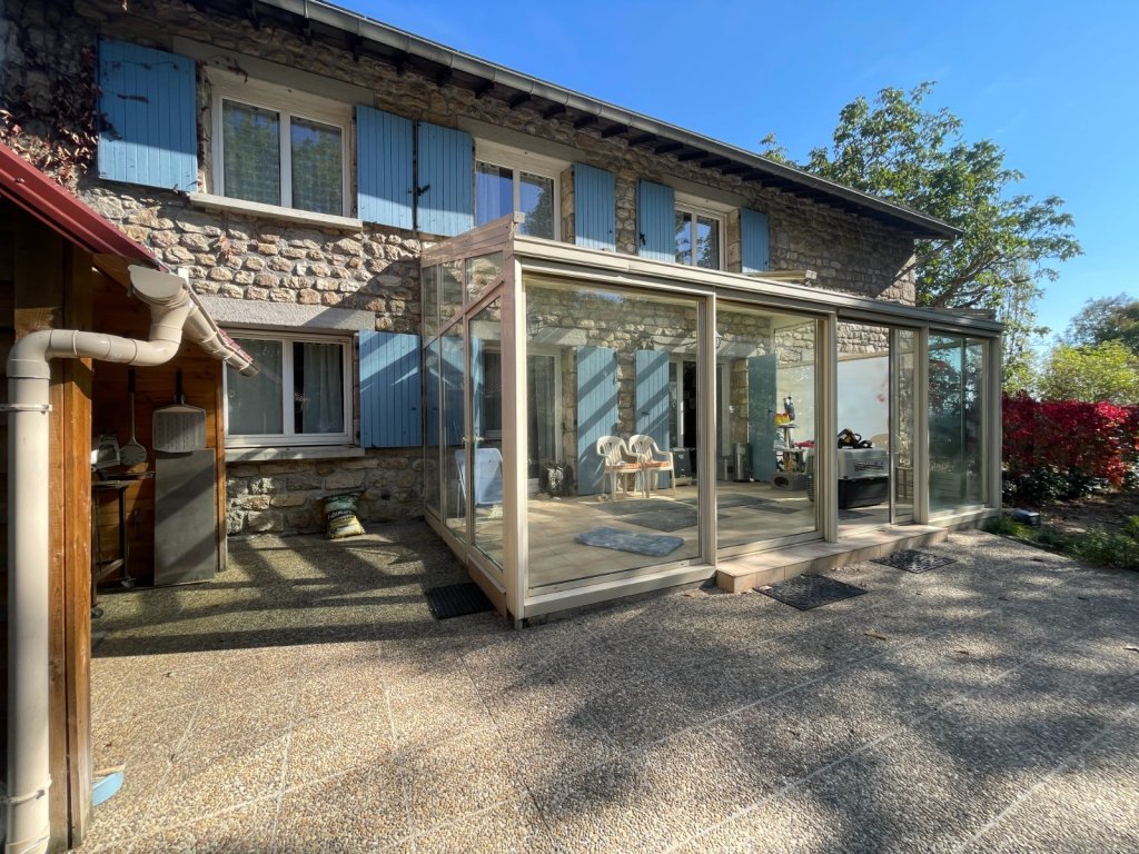Maison de 277 m² avec gîte A VENDRE - SAUVESSANGES - 259.98 m2 - 279 000 &euro;