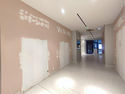 BOUTIQUE A LOUER - ST ETIENNE - 78.34 m2 - 2 175 € HC par mois