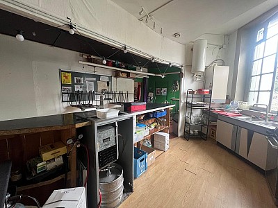BOUTIQUE A VENDRE - ST ETIENNE - 73 m2 - 33 800 €