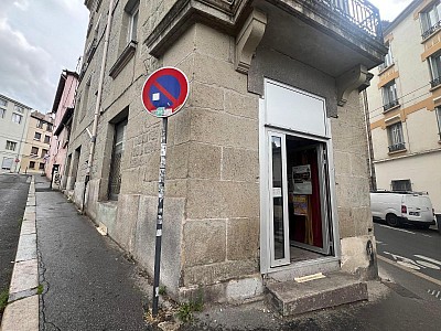 BOUTIQUE A VENDRE - ST ETIENNE - 73 m2 - 33 800 €
