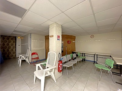 BOUTIQUE A VENDRE - ST ETIENNE - 186 m2 - 93 000 €