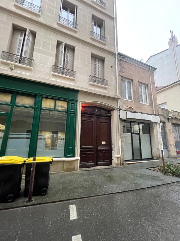 LOCAL COMMERCIAL A VENDRE - ST ETIENNE - 186 m2 - 93 000 &euro; 