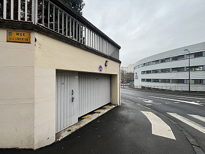 GARAGE A LOUER - ST ETIENNE - 60 &euro; charges comprises par mois