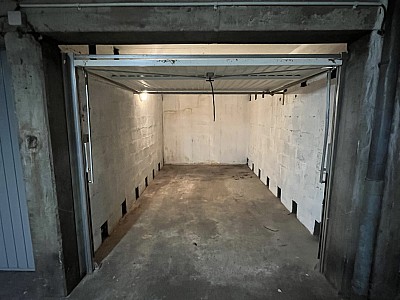 GARAGE A LOUER - ST ETIENNE - 60 &euro; charges comprises par mois