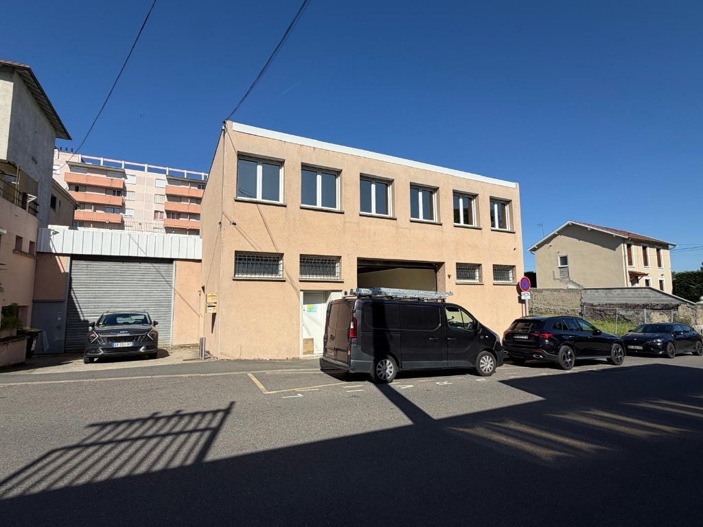 Dépôt avec bureau Secteur LA TERRASSE