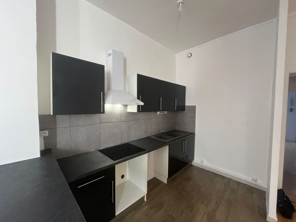 IMMEUBLE DE RAPPORT A VENDRE - ST ETIENNE - 500 m2 - 340 000 &euro;