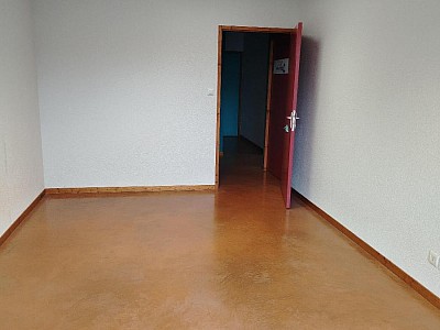 LOCAL D ACTIVITE A LOUER - LA FOUILLOUSE - 18 m2 - 290 € HC par mois