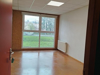LOCAL D ACTIVITE A LOUER - LA FOUILLOUSE - 18 m2 - 290 € HC par mois