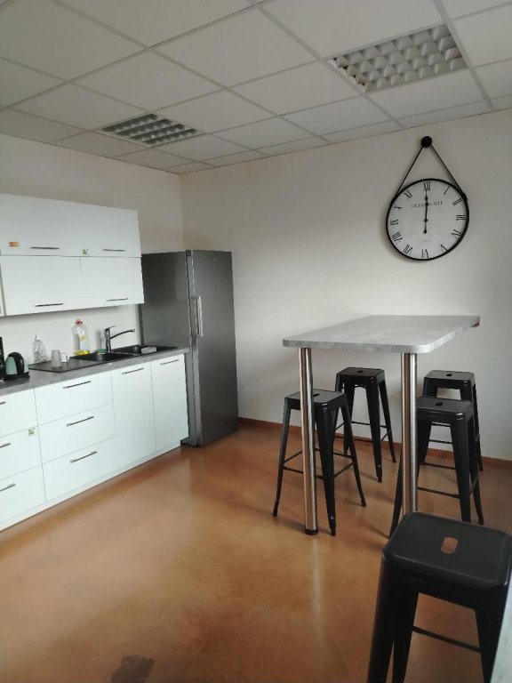LOCAL D ACTIVITE A LOUER - LA FOUILLOUSE - 18 m2 - 290 &euro; HC par mois