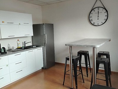 LOCAL D ACTIVITE A LOUER - LA FOUILLOUSE - 18 m2 - 290 € HC par mois