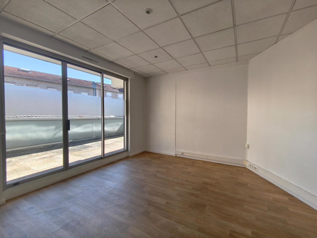 LOCAL D ACTIVITE A LOUER - ST ETIENNE - 71.36 m2 - 560 &euro; HC par mois