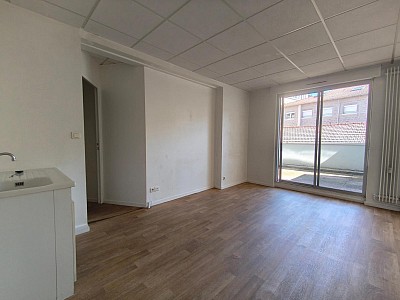 LOCAL D ACTIVITE A LOUER - ST ETIENNE - 71.36 m2 - 560 € HC par mois