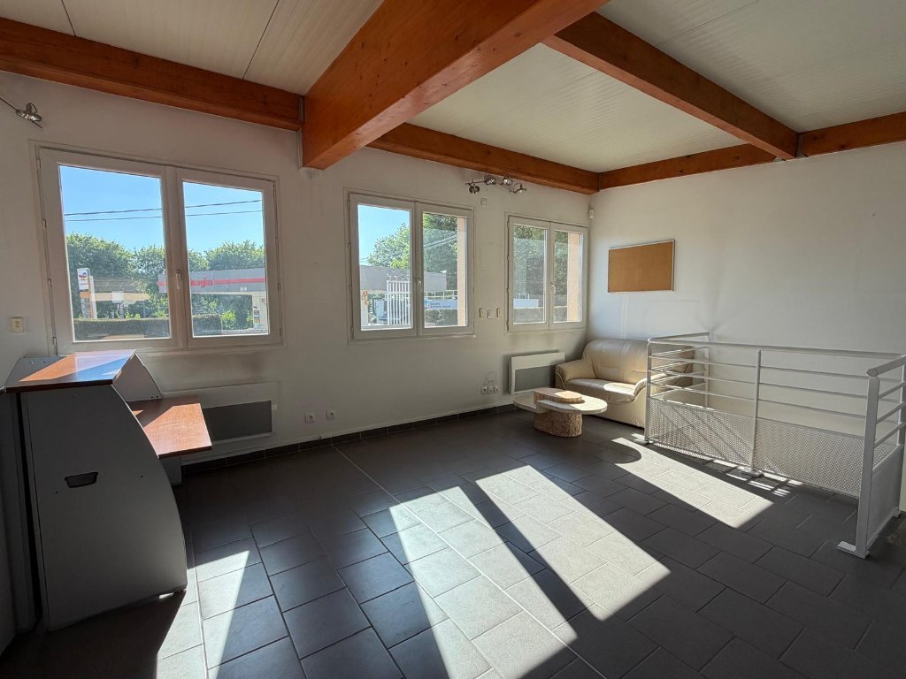 LOCAL A LOUER - ST ETIENNE TERRASSE - 341 m2 - 1 900 &euro; HC par mois