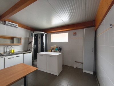 LOCAL A LOUER - ST ETIENNE TERRASSE - 341 m2 - 1 900 € HC par mois