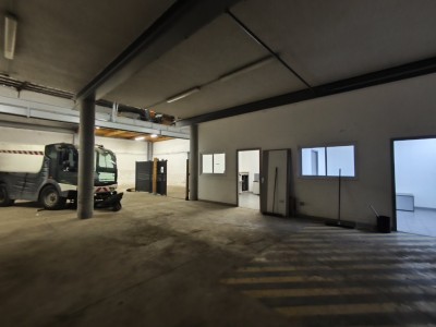 LOCAL A LOUER - ST ETIENNE TERRASSE - 341 m2 - 1 900 € HC par mois