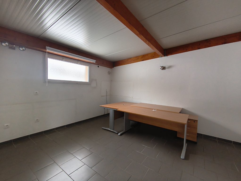 LOCAL A LOUER - ST ETIENNE TERRASSE - 341 m2 - 1 900 &euro; HC par mois