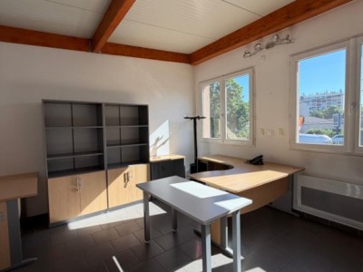 LOCAL A LOUER - ST ETIENNE TERRASSE - 341 m2 - 1 900 € HC par mois