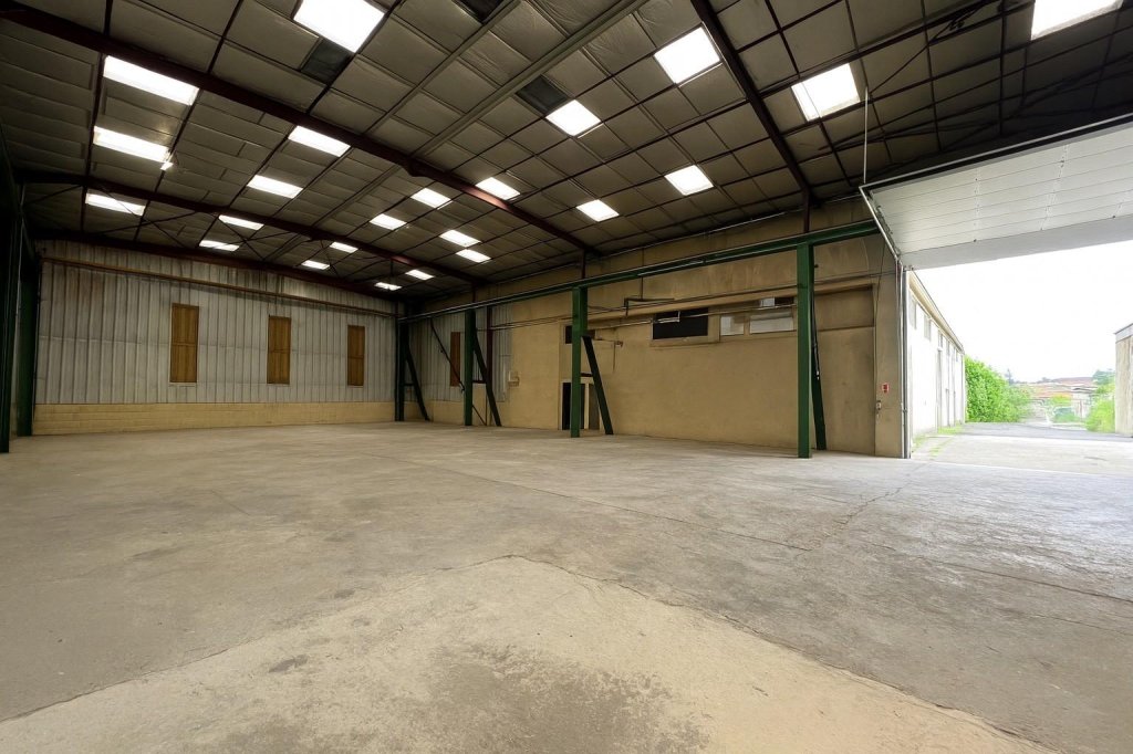 LOCAL INDUSTRIEL A VENDRE - ROCHE LA MOLIERE - 581 m2 - 495 000 &euro; 
