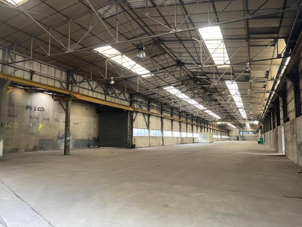 LOCAL INDUSTRIEL A VENDRE - ST ETIENNE - 3100 m2 - 1 100 000 &euro; 