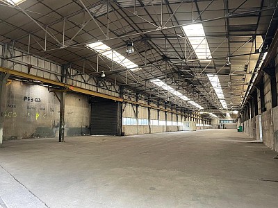 LOCAL INDUSTRIEL A VENDRE - ST ETIENNE - 3100 m2 - 1 100 000 €