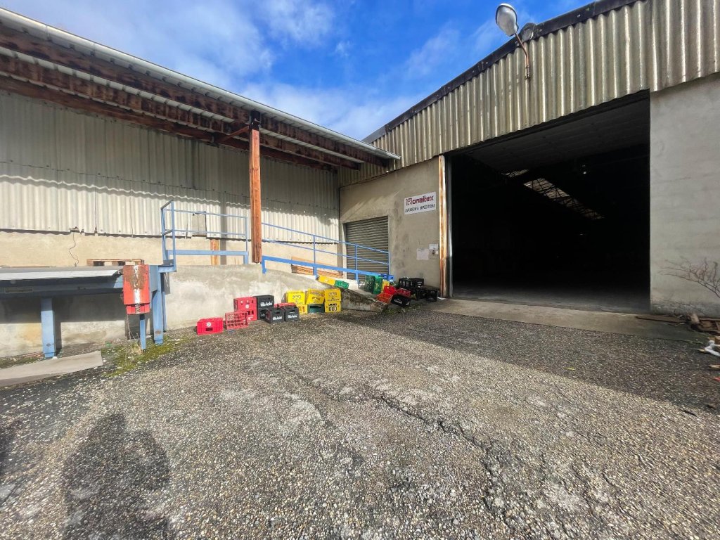 LOCAL INDUSTRIEL A VENDRE - ST ETIENNE - 3100 m2 - 1 100 000 &euro; 