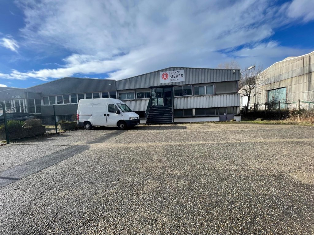 LOCAL INDUSTRIEL A VENDRE - ST ETIENNE - 3100 m2 - 1 100 000 &euro; 