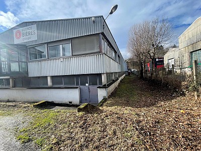 LOCAL INDUSTRIEL A VENDRE - ST ETIENNE - 3100 m2 - 1 100 000 €