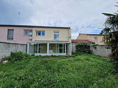 MAISON A LOUER - ST CYPRIEN - 87 m2 - 880 € charges comprises par mois