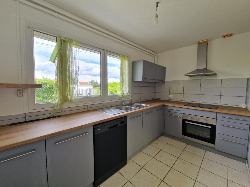 MAISON A LOUER - ST CYPRIEN - 87 m2 - 880 &euro; charges comprises par mois