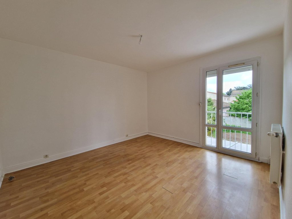 MAISON A LOUER - ST CYPRIEN - 87 m2 - 880 &euro; charges comprises par mois