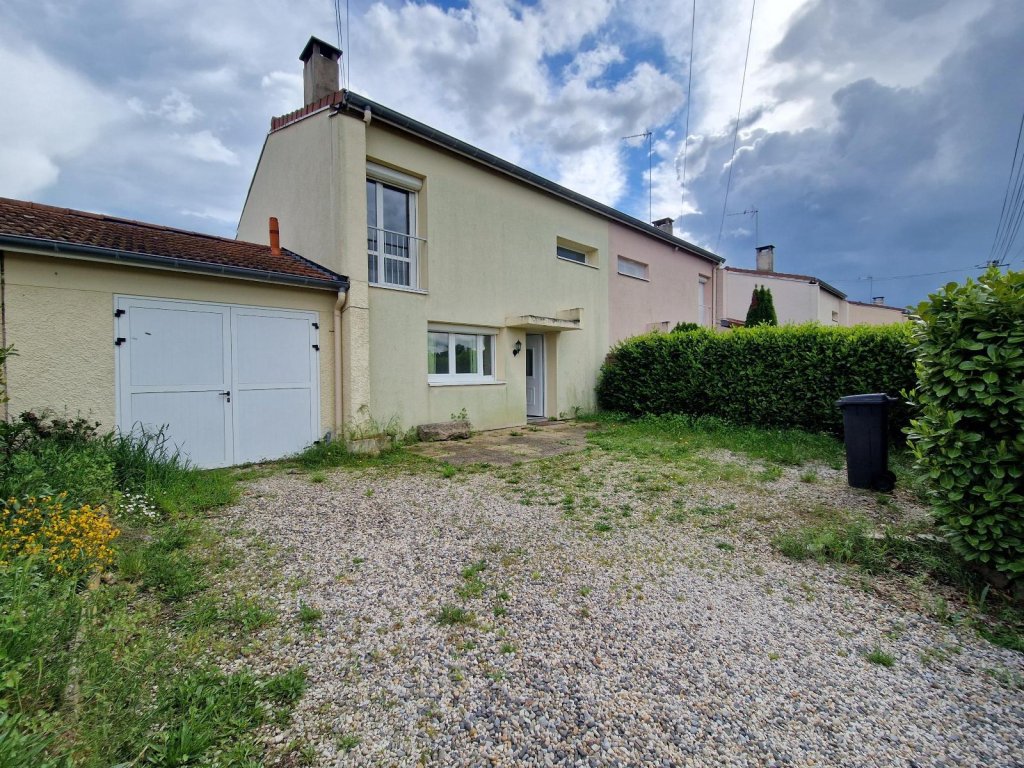 MAISON A LOUER - ST CYPRIEN - 87 m2 - 880 &euro; charges comprises par mois