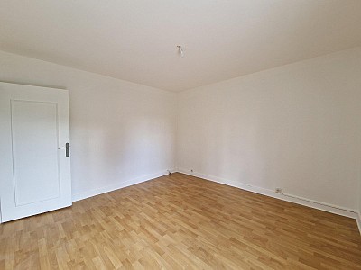 MAISON A LOUER - ST CYPRIEN - 87 m2 - 880 € charges comprises par mois