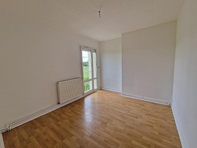 MAISON A LOUER - ST CYPRIEN - 87 m2 - 880 € charges comprises par mois