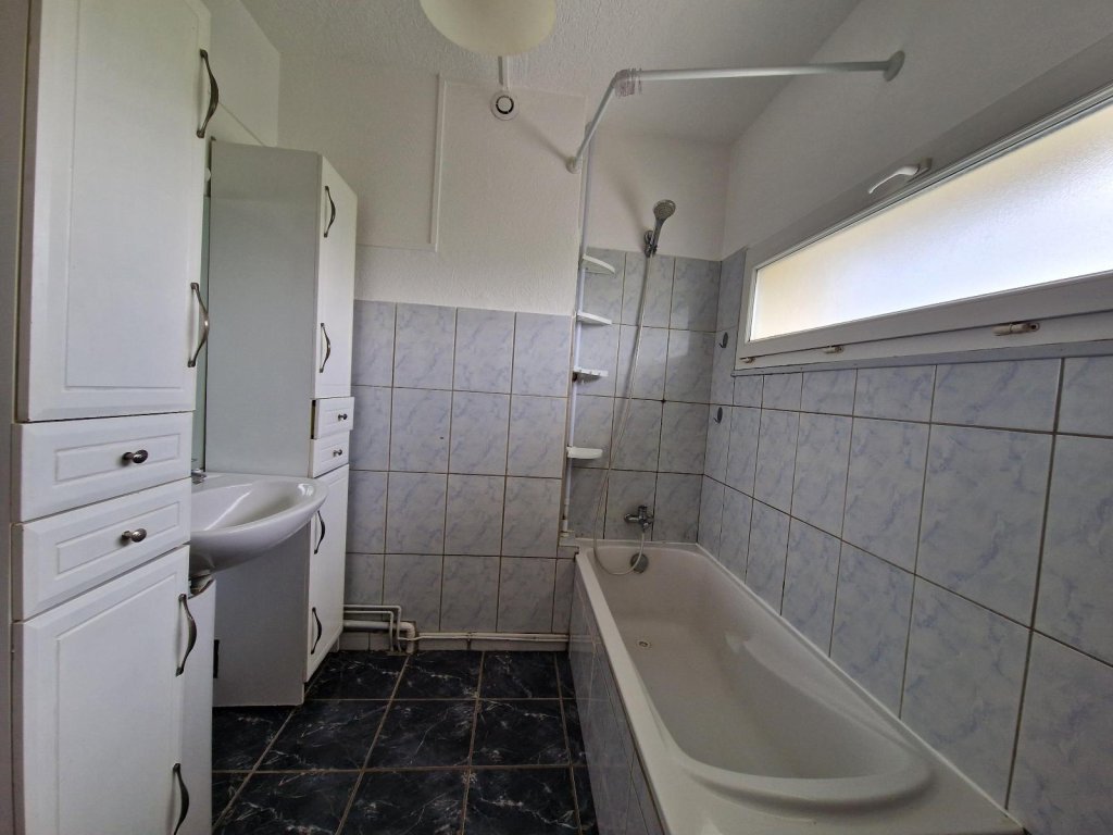 MAISON A LOUER - ST CYPRIEN - 87 m2 - 880 &euro; charges comprises par mois