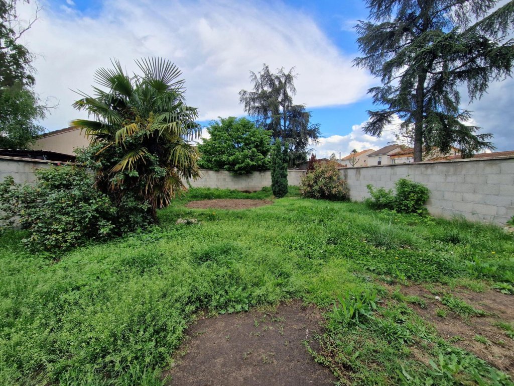 MAISON A LOUER - ST CYPRIEN - 87 m2 - 880 &euro; charges comprises par mois