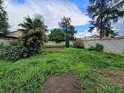 MAISON A LOUER - ST CYPRIEN - 87 m2 - 880 € charges comprises par mois