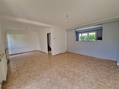 MAISON A LOUER - ST CYPRIEN - 87.37 m2 - 888 € charges comprises par mois