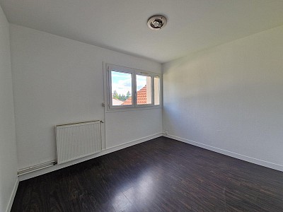 MAISON A LOUER - ST CYPRIEN - 87.37 m2 - 888 € charges comprises par mois