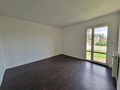 MAISON A LOUER - ST CYPRIEN - 87.37 m2 - 888 € charges comprises par mois